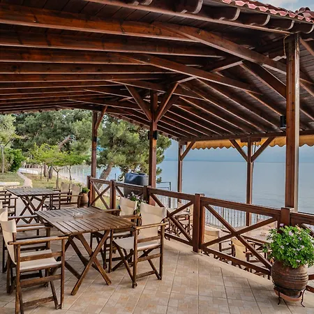 Paloudas Bay Apartmán *